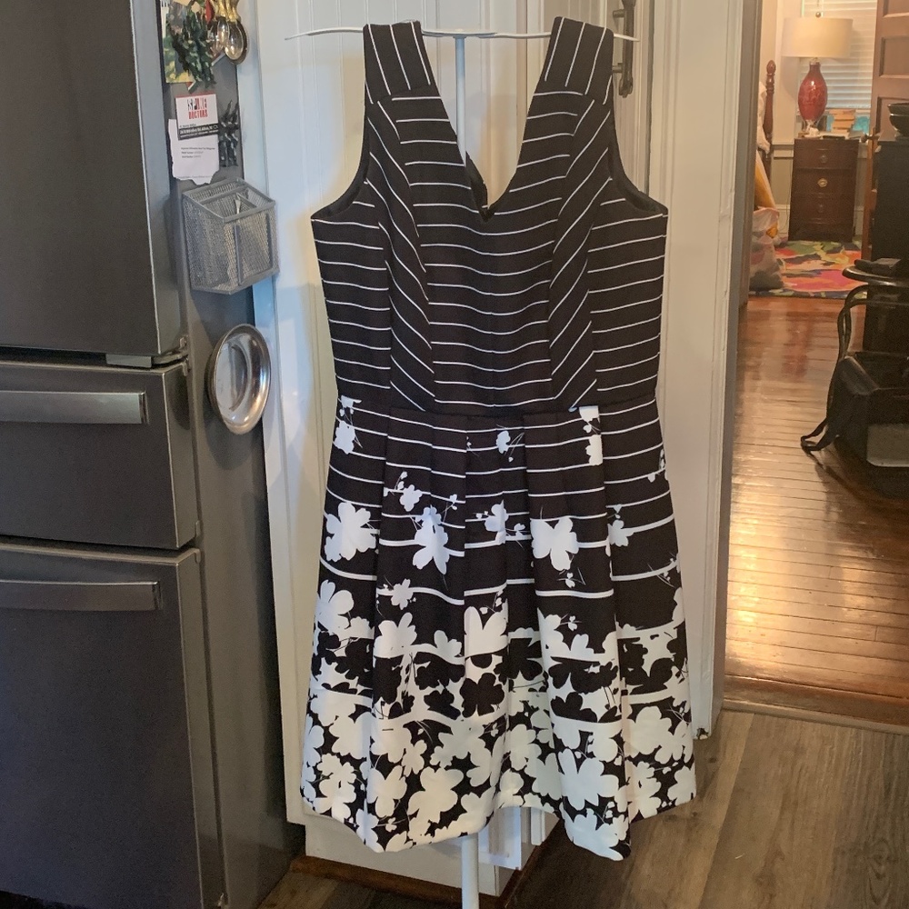 Julian Taylor New York floral dress with pockets.